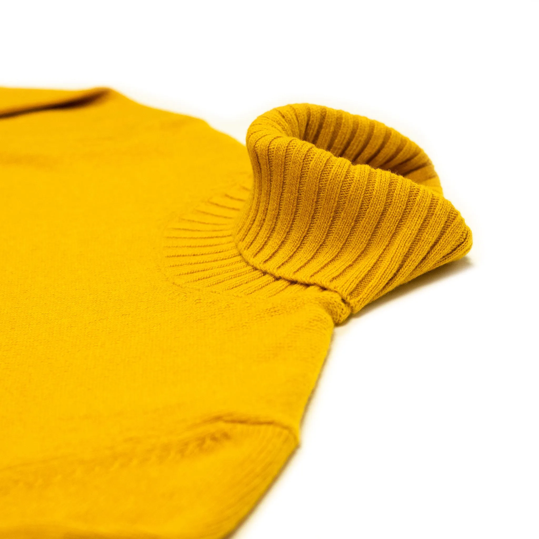 AAmintore fine gauge wool turtleneck sweater in goldenrod