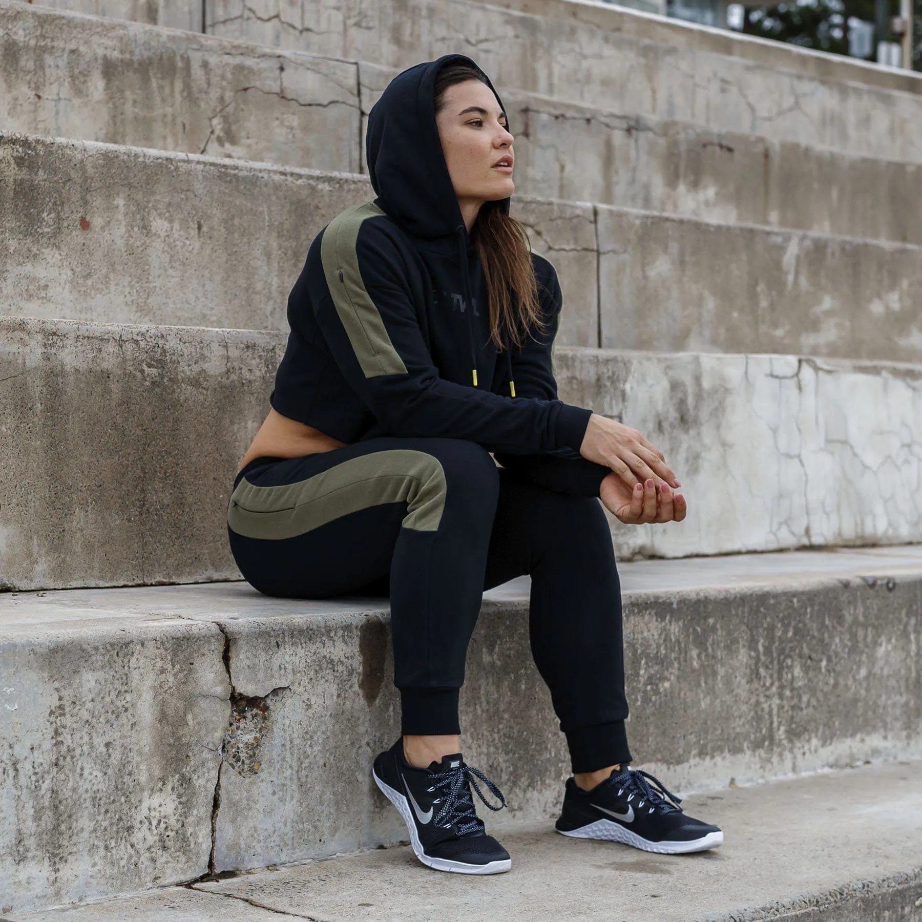 The WOD Life - Women's Wanderer Cropped Hoodie - BLACK/KHAKI